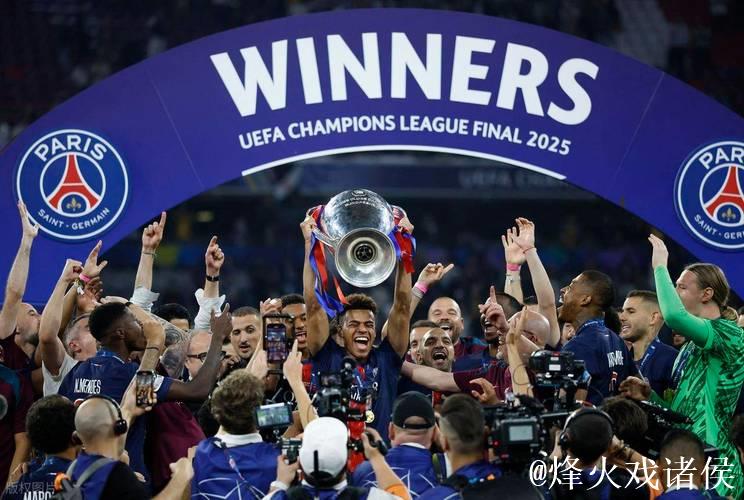 “巴黎圣日耳曼新星杜埃荣膺2026欧洲金童奖”